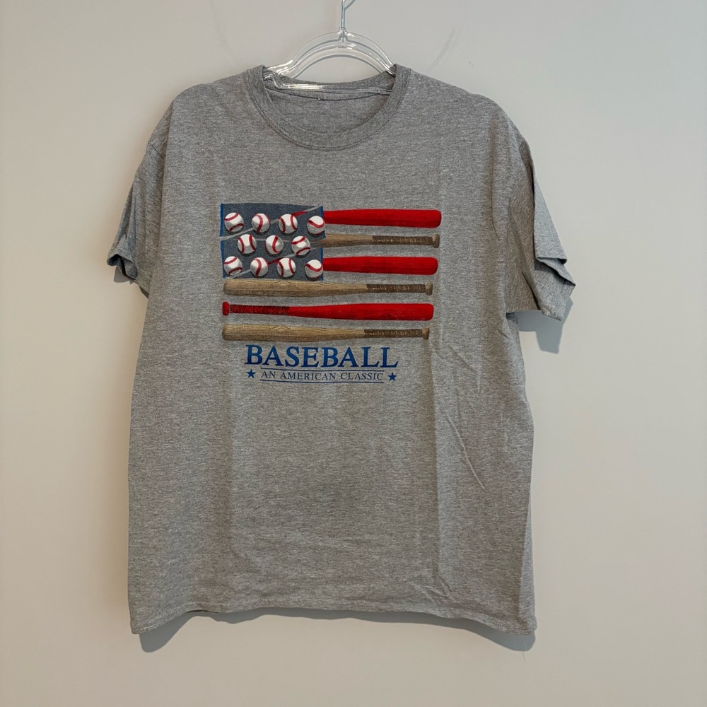 Gildan Mens Baseball An American Classic‎ flag Graphic T-Shirt grey Size large